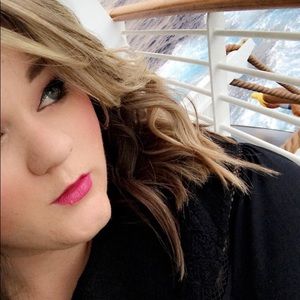 Meet your Posher, Amanda